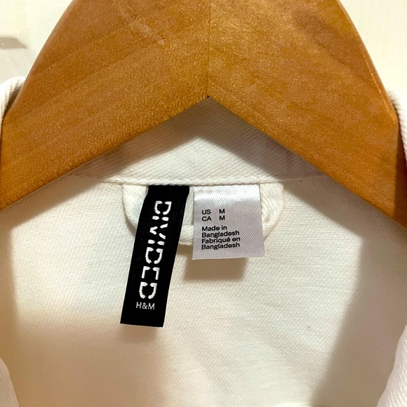 NWOT size medium white denim jacket - Picture 2 of 4